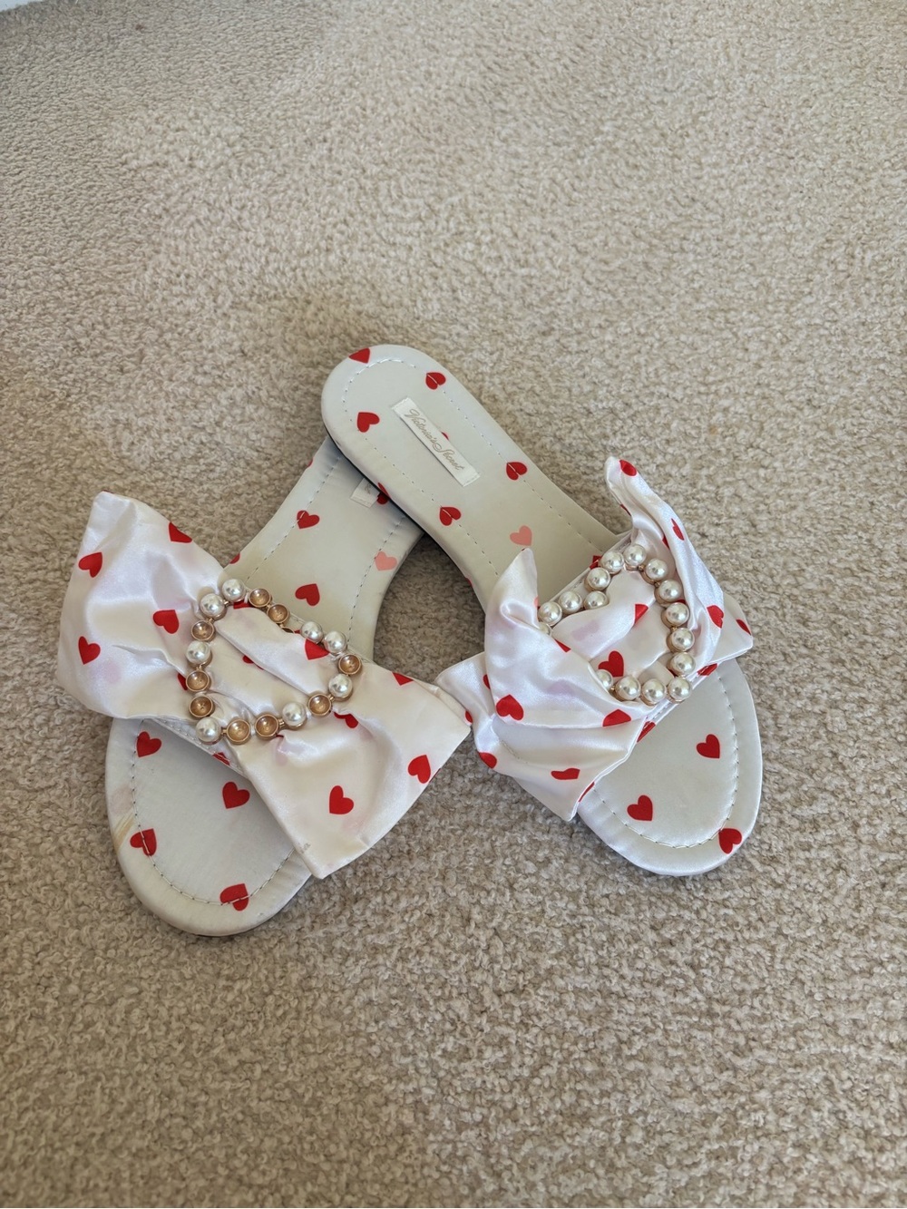 Victoria’s Secret rare Valentine’s Day, edition, sandals❤️